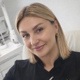 Elena Bär