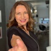 Angela Schmal