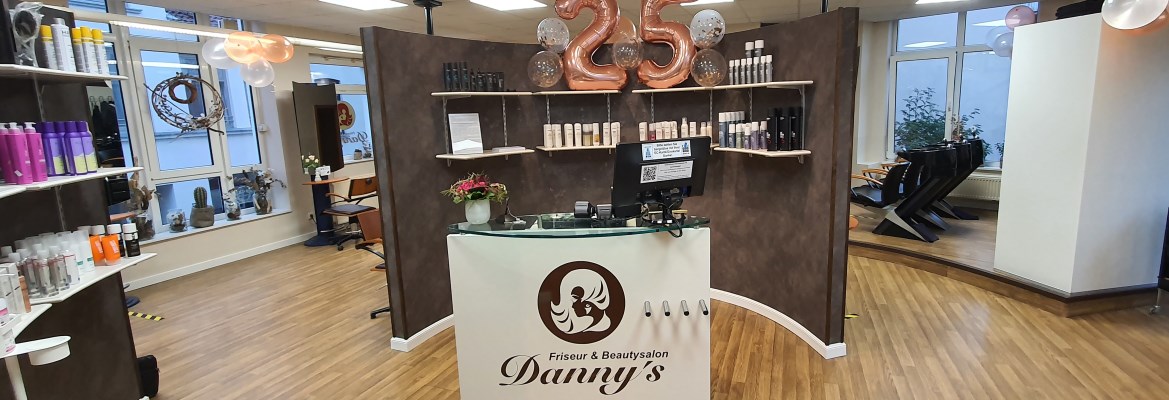 Salon "𝓓𝓪𝓷𝓷𝔂'𝓼" in Wismar - Ihr Friseur & Beauty-Experte - Daniela und Guido Scheffler GbR