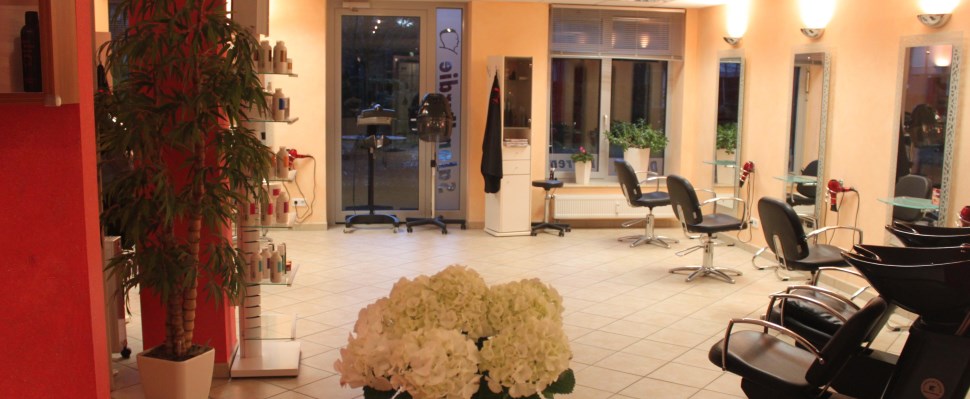 Barrierefreier, bei Stammkunden beliebter Salon. Werden auch Sie Kunde!