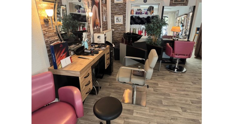 Theos friseursalon Bild 3