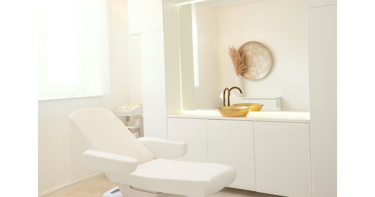 MEDICAL REFRESH BEAUTY & HEALTH Picture 1