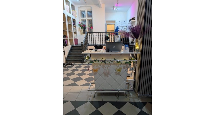 Diamond Hair & Beauty Salon by July Bild 2