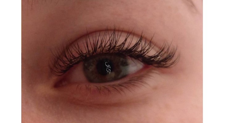 Lash & Beauty Image 1