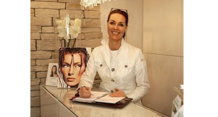 HUS DÖRTEIN - Make Up Lounge Image 2